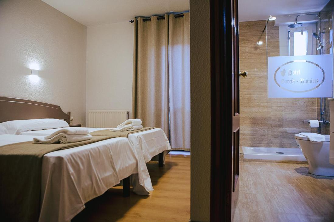Hotel&Bar Ducay Olite Pokoj fotografie